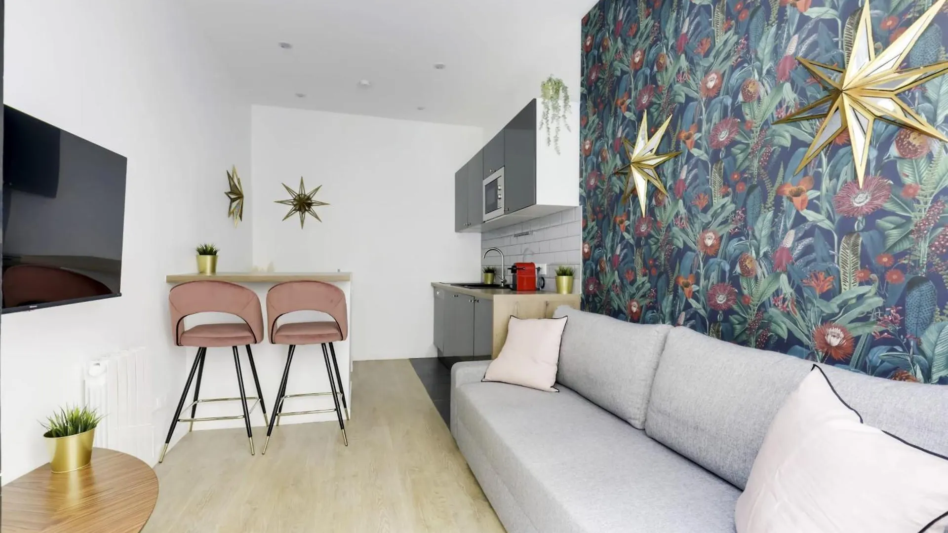 Nice Apartment Renovated And Bright Street Side Paris